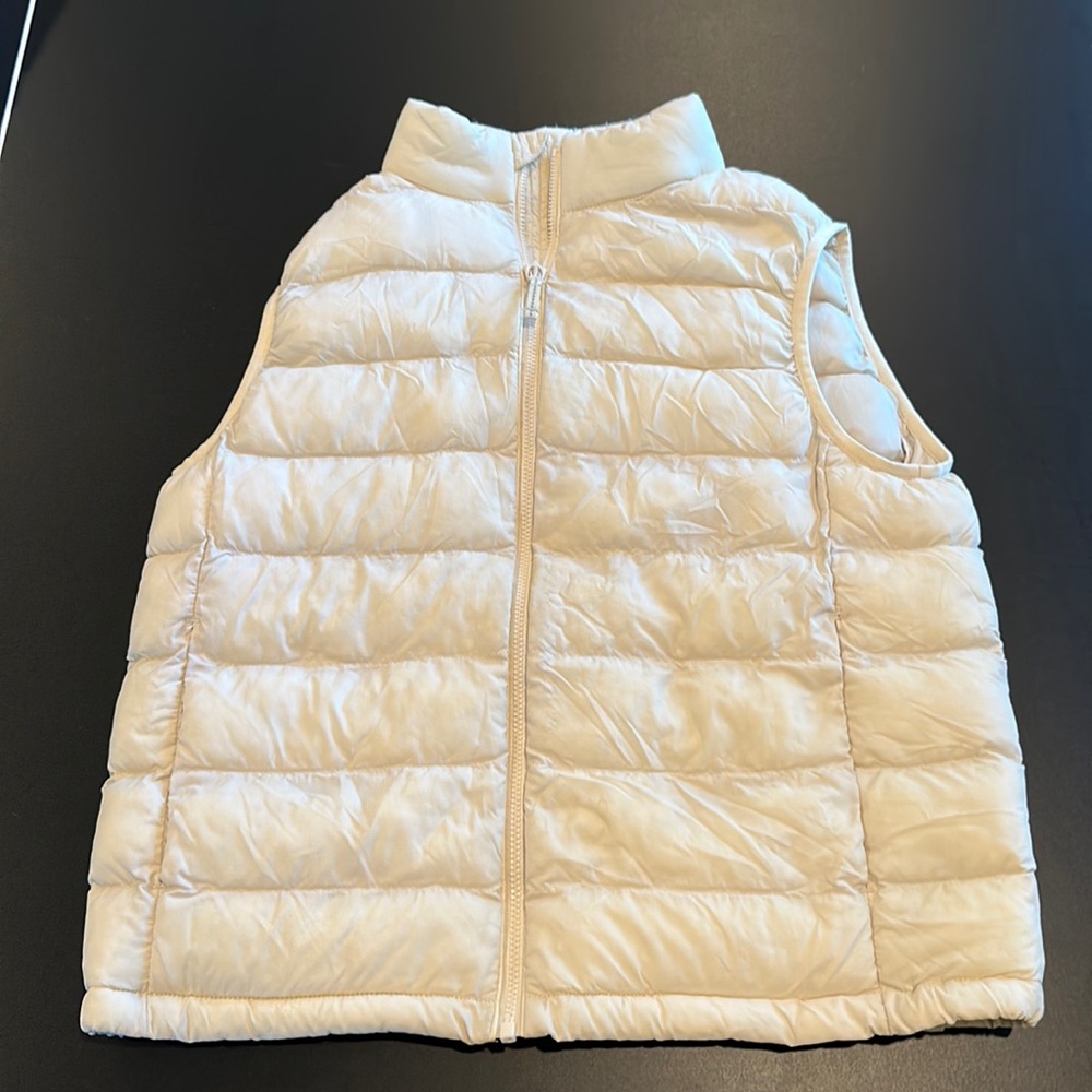 Uniqlo kids white puffer vest